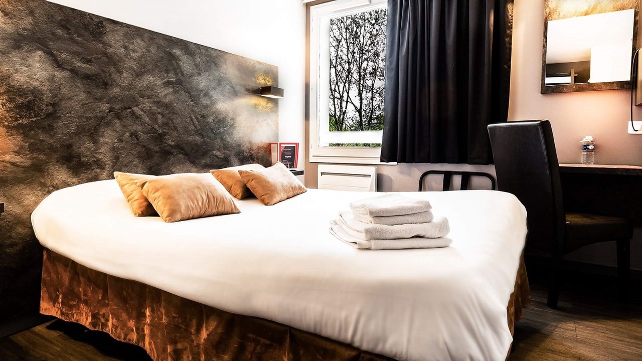 Photo of Bedroom in Lons-le-Saunier