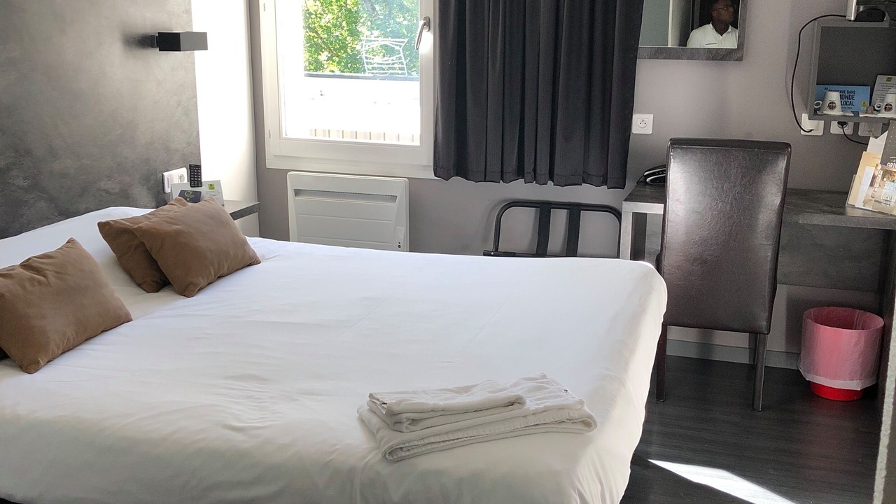 Photo of Bedroom in Lons-le-Saunier