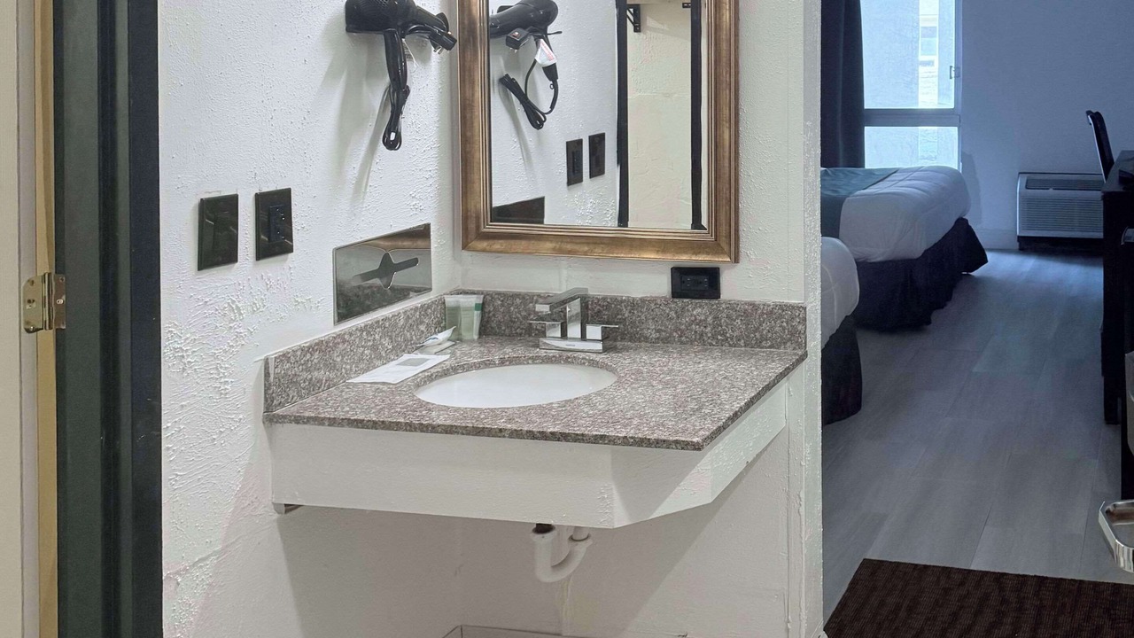 Photo of Bedroom in Enid