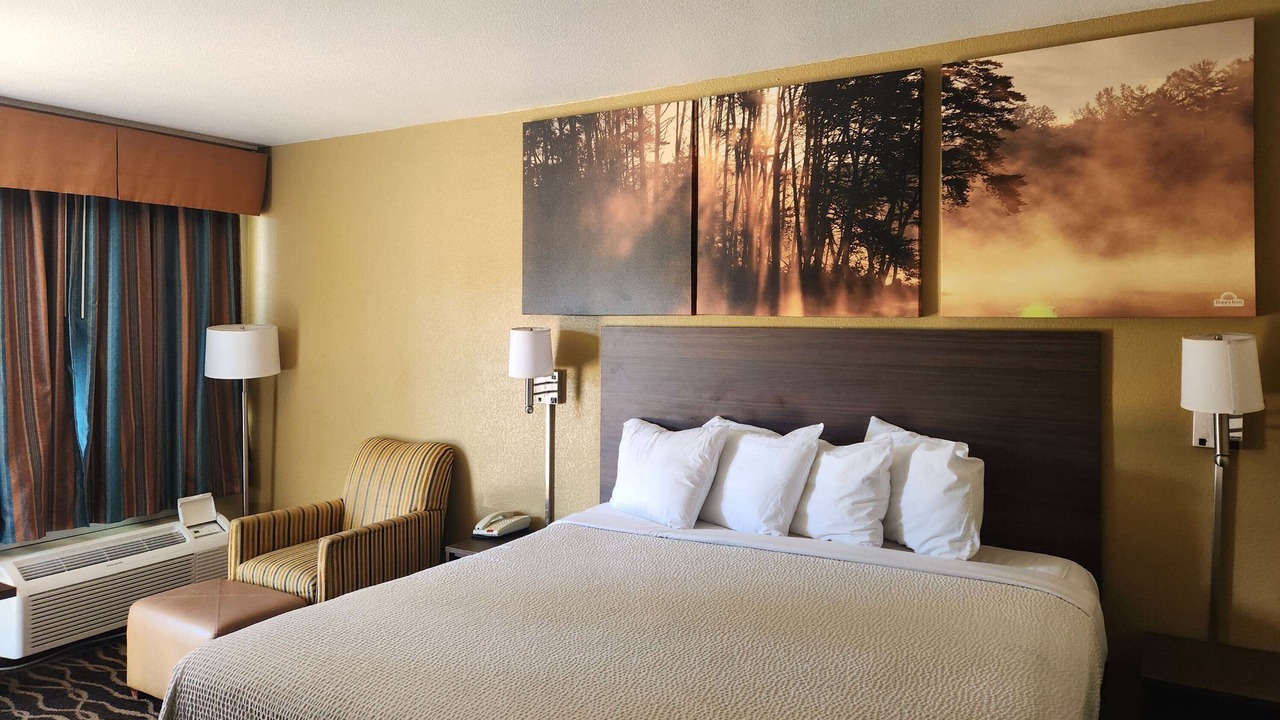 Photo of Bedroom in Leesville