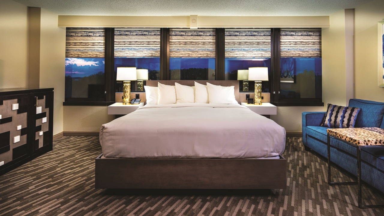 Photo of Bedroom in Acme