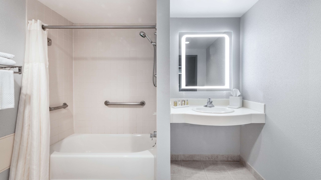 Photo of Bathroom in Central Business District