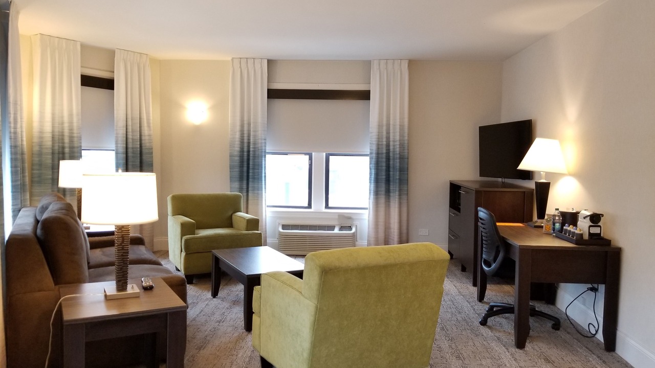 Photo of Livingroom in Lake View East