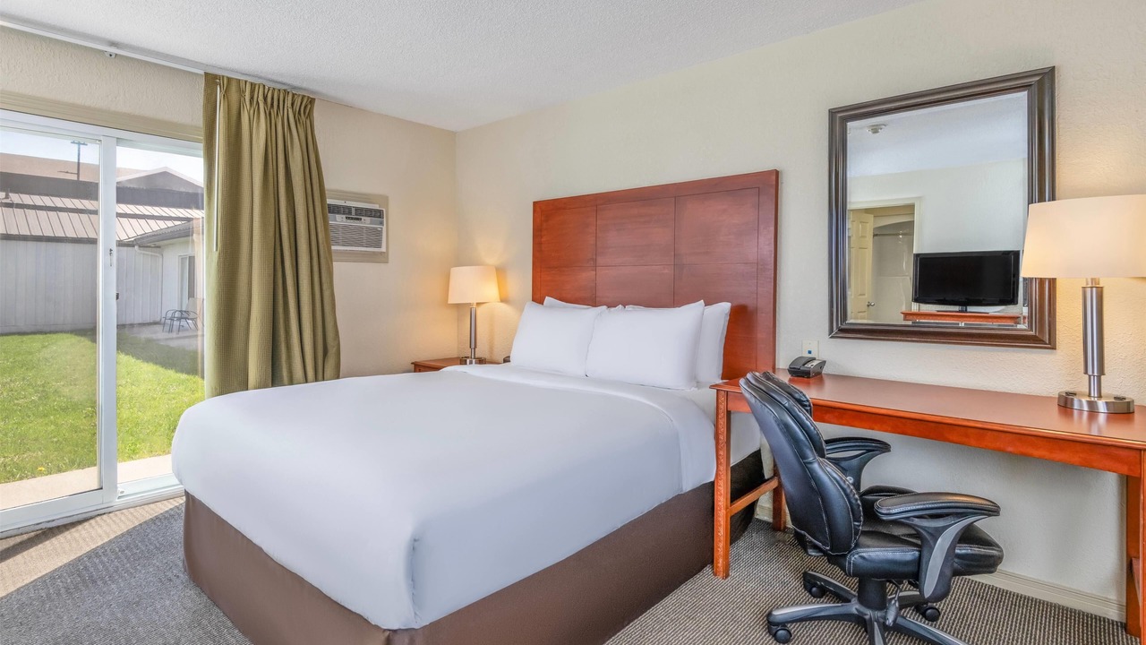 Photo of Bedroom in Gananoque