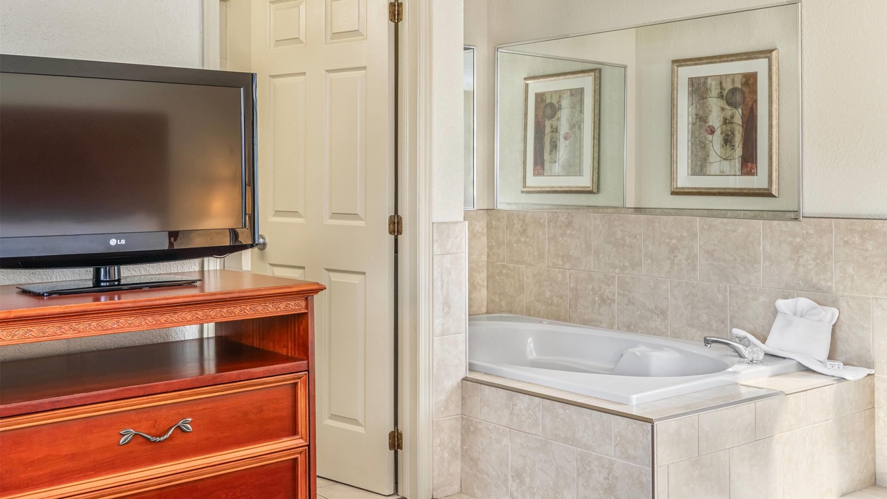 Photo of Bedroom in Gananoque