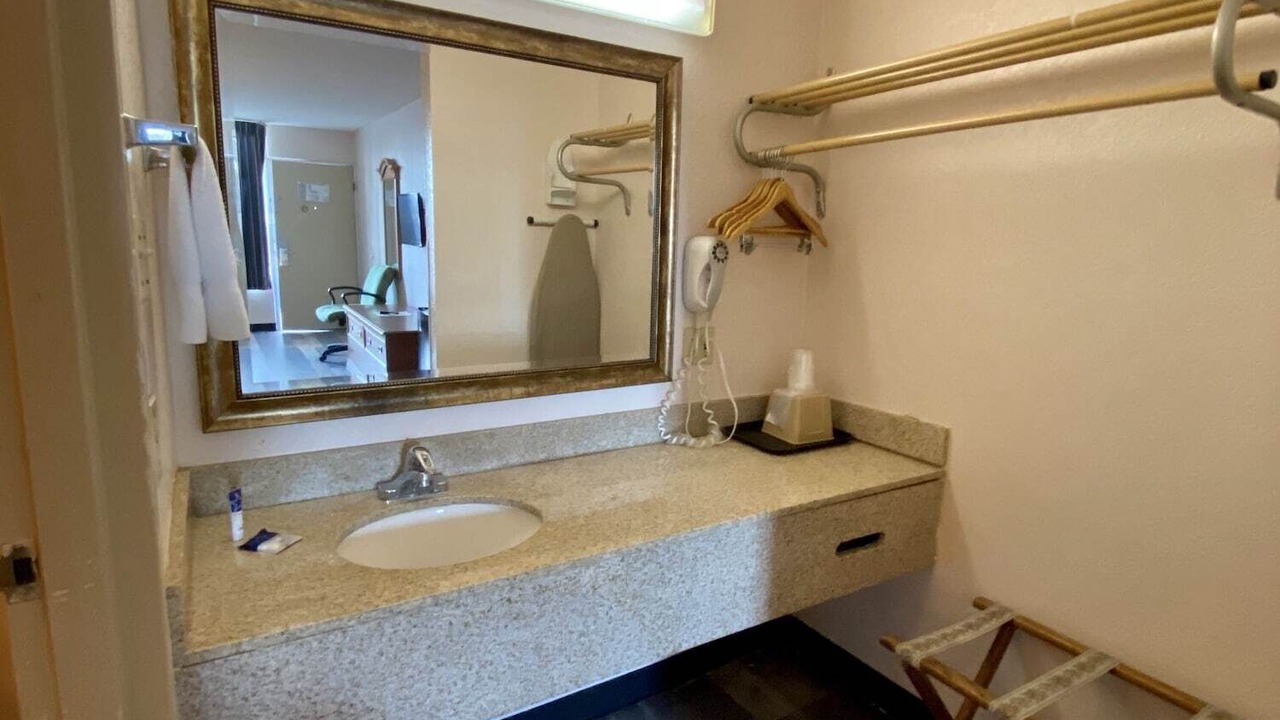 Photo of Bathroom in Marianna