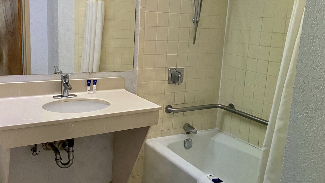 Photo of Bathroom in Marianna