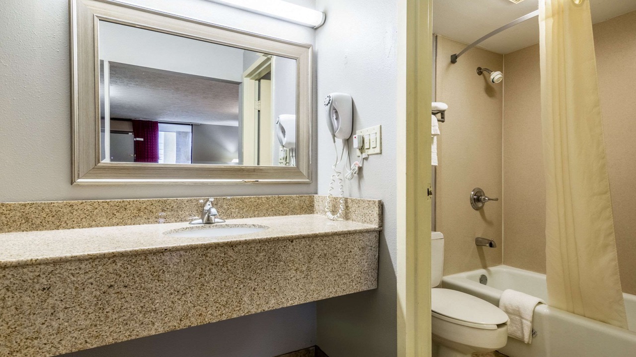 Photo of Bathroom in Seymour