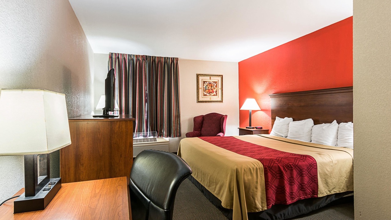 Photo of Bedroom in Clinton