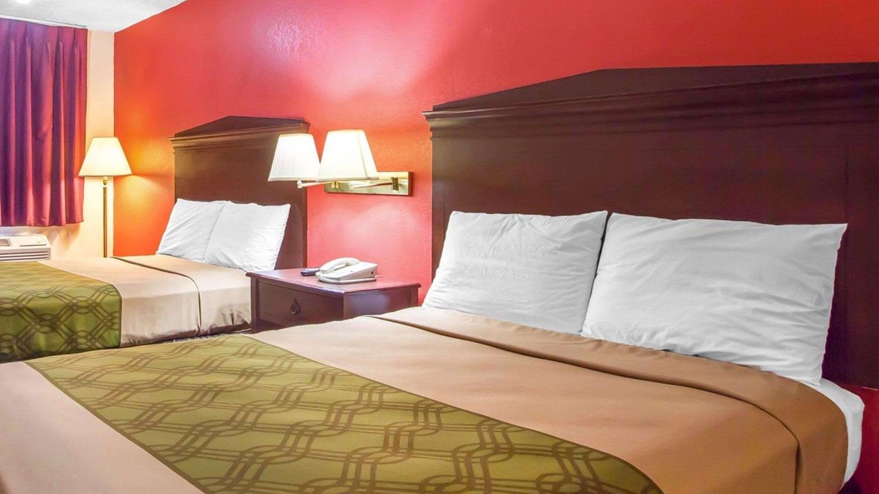 Photo of Bedroom in Lanett