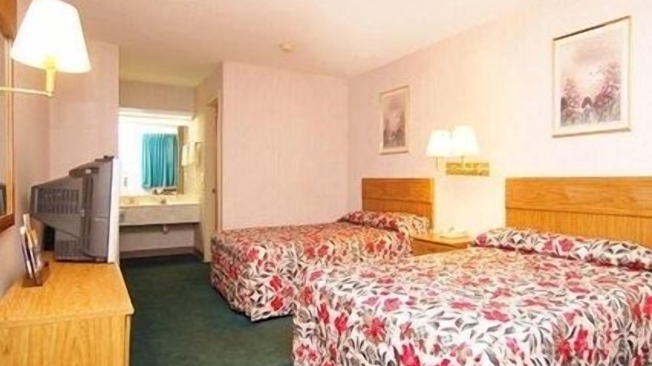 Photo of Bedroom in Lanett