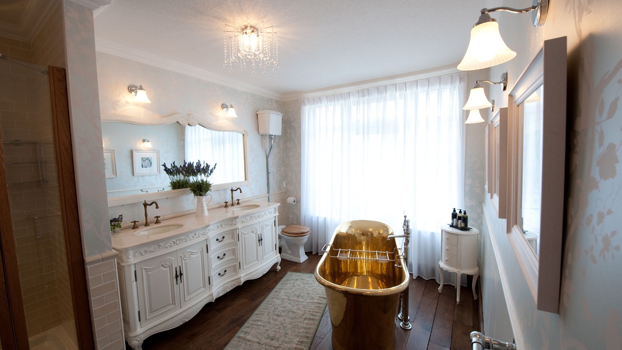 Photo of Bathroom in Crook