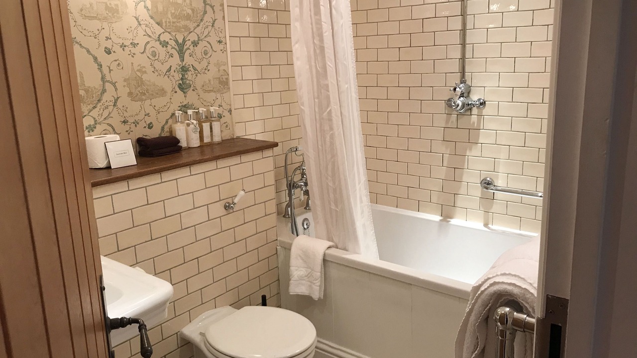 Photo of Bathroom in Crook