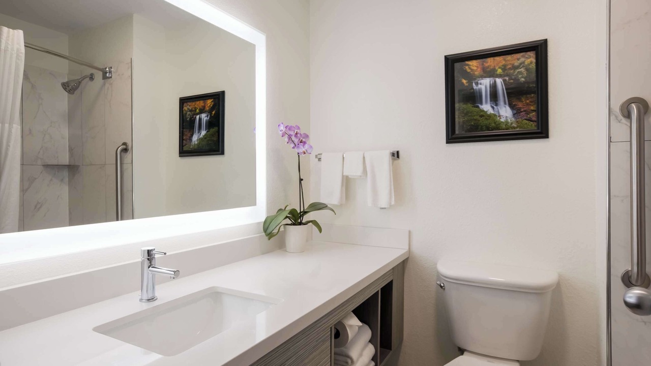 Photo of Bedroom in Sylva