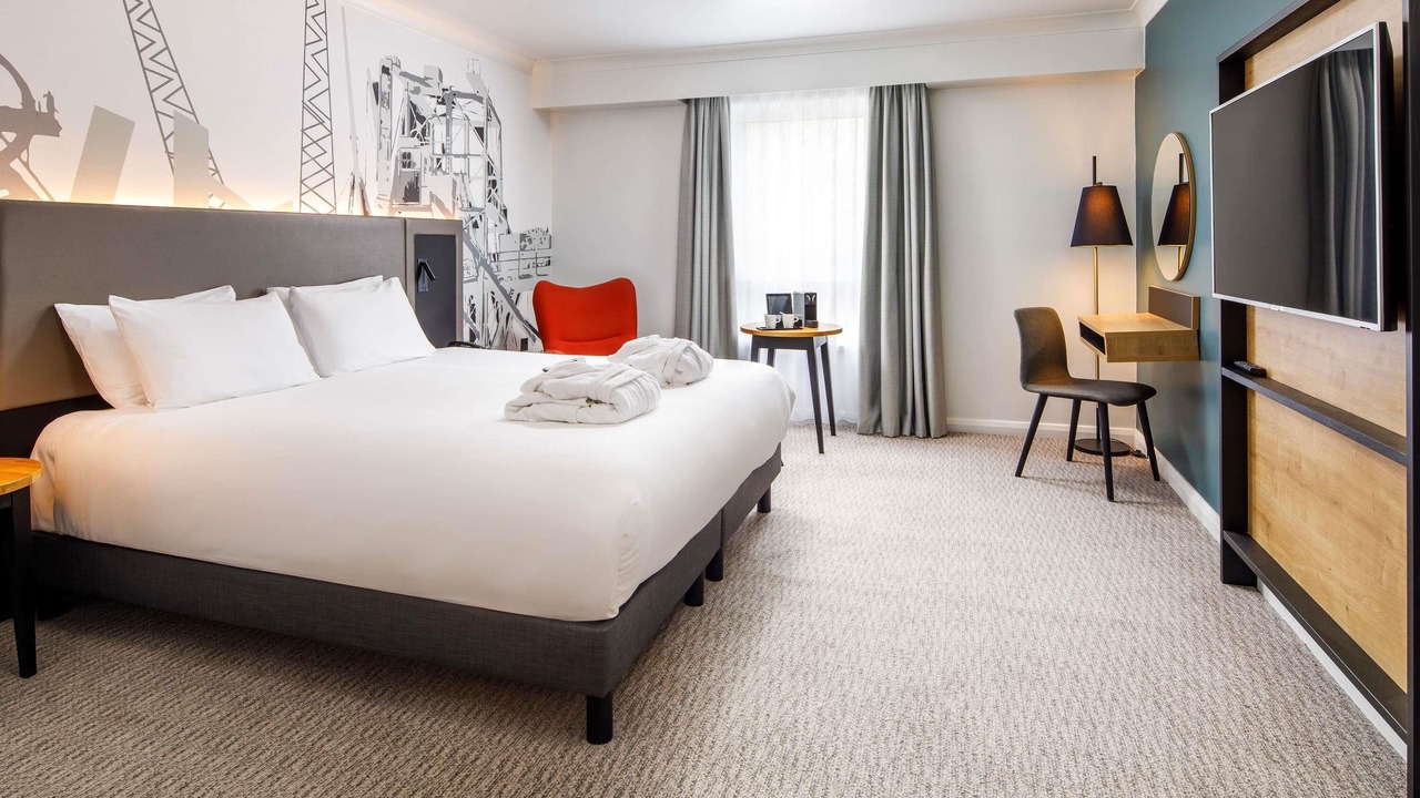 Photo of Bedroom in Llanedeyrn