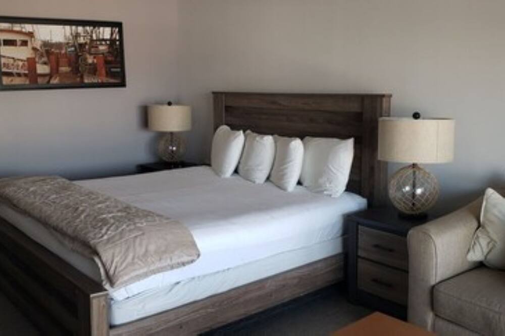 Photo of Others in Astoria