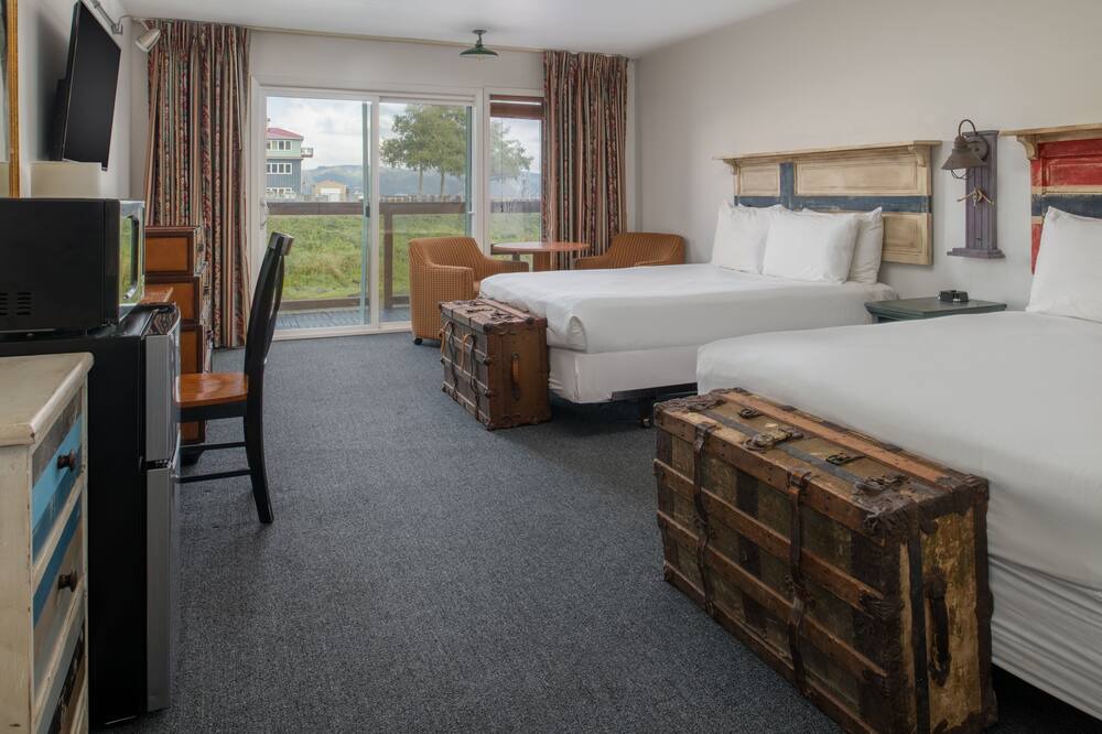 Photo of Others in Astoria