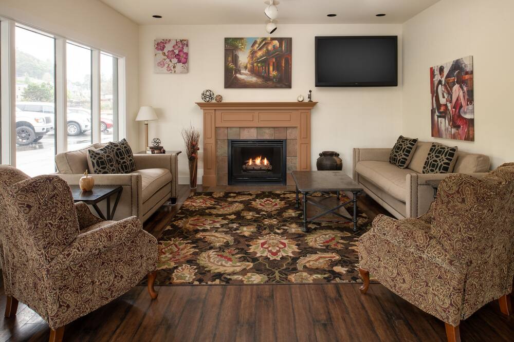 Photo of Others in Astoria