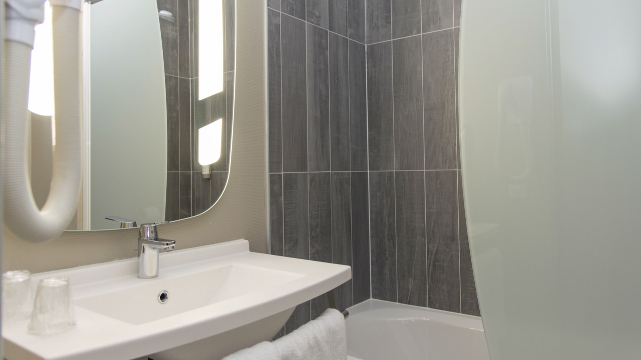 Photo of Bathroom in Falaise