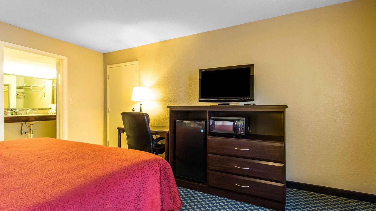 Photo of Bedroom in Duncan