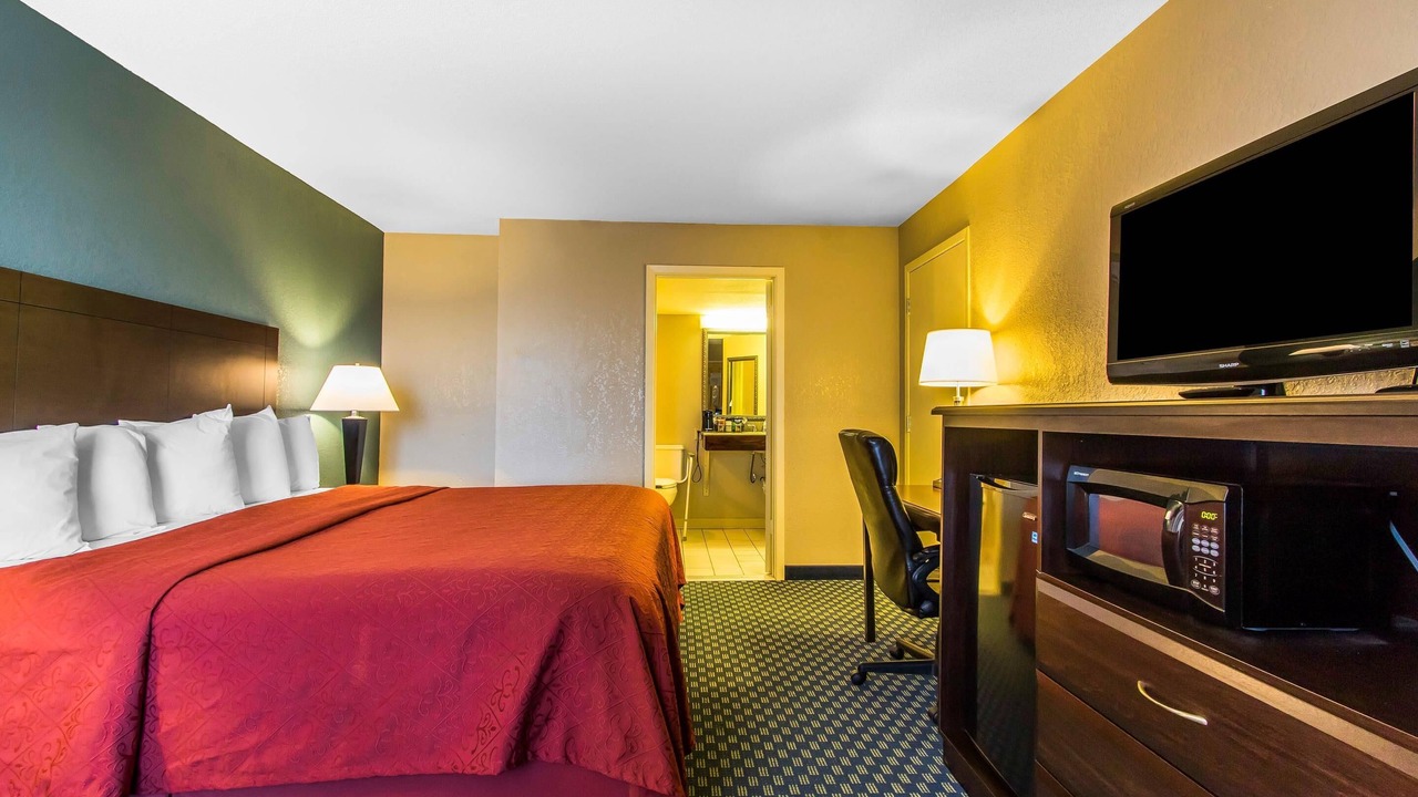 Photo of Bedroom in Duncan