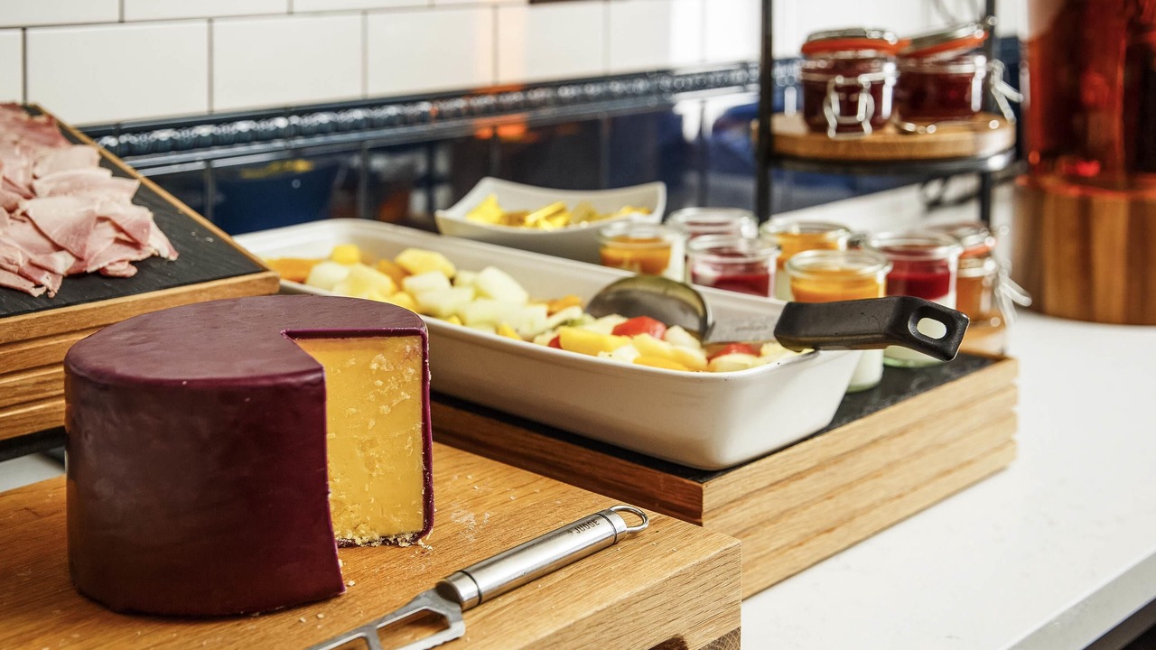 Photo of Others in Queen's Gate