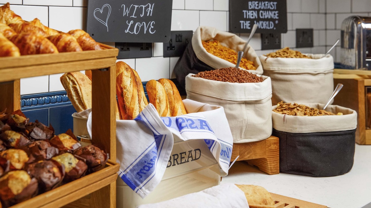 Photo of Others in Queen's Gate