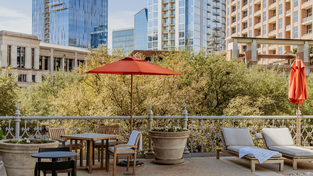 Photo of Outdoor in Uptown