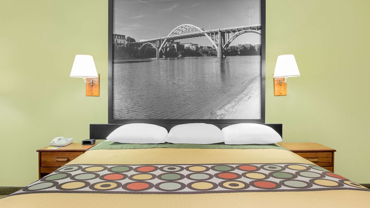 Photo of Bedroom in Eufaula