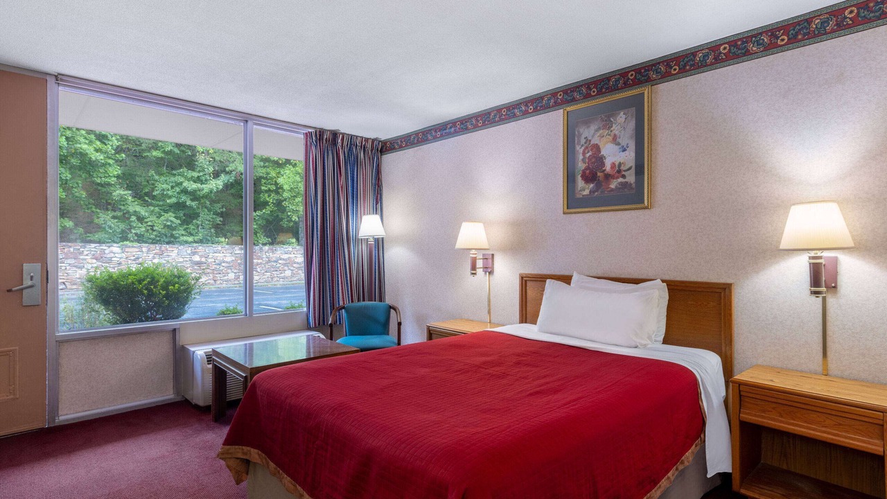 Photo of Bedroom in Salem