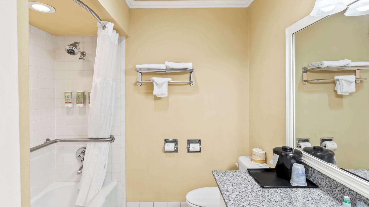 Photo of Bathroom in Yreka