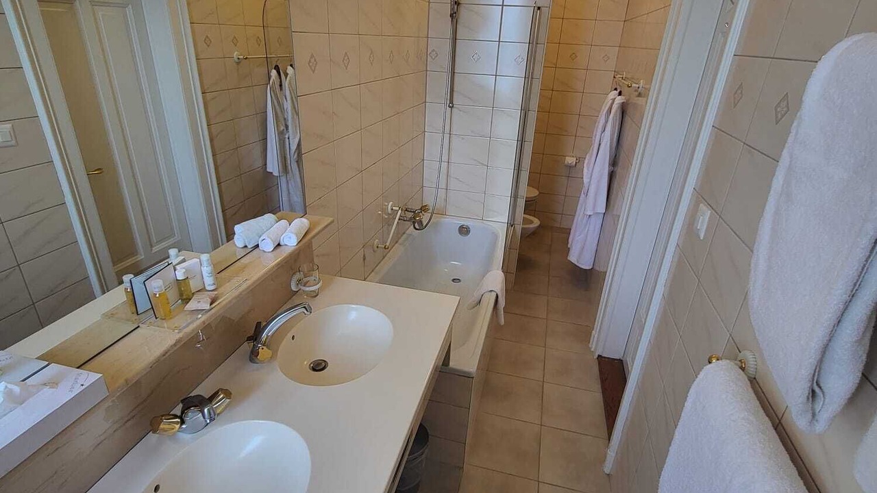 Photo of Bathroom in Montreux City Centre