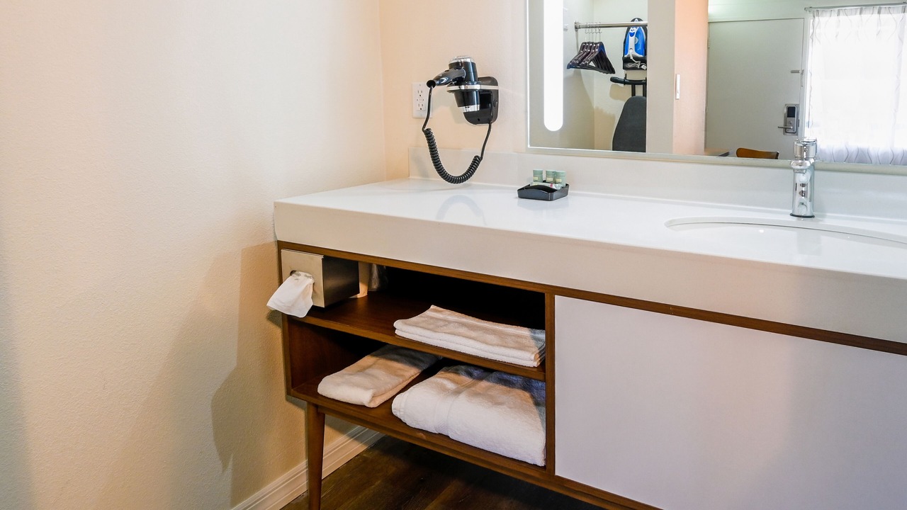 Photo of Bathroom in Indian Beach Sapphire Shores