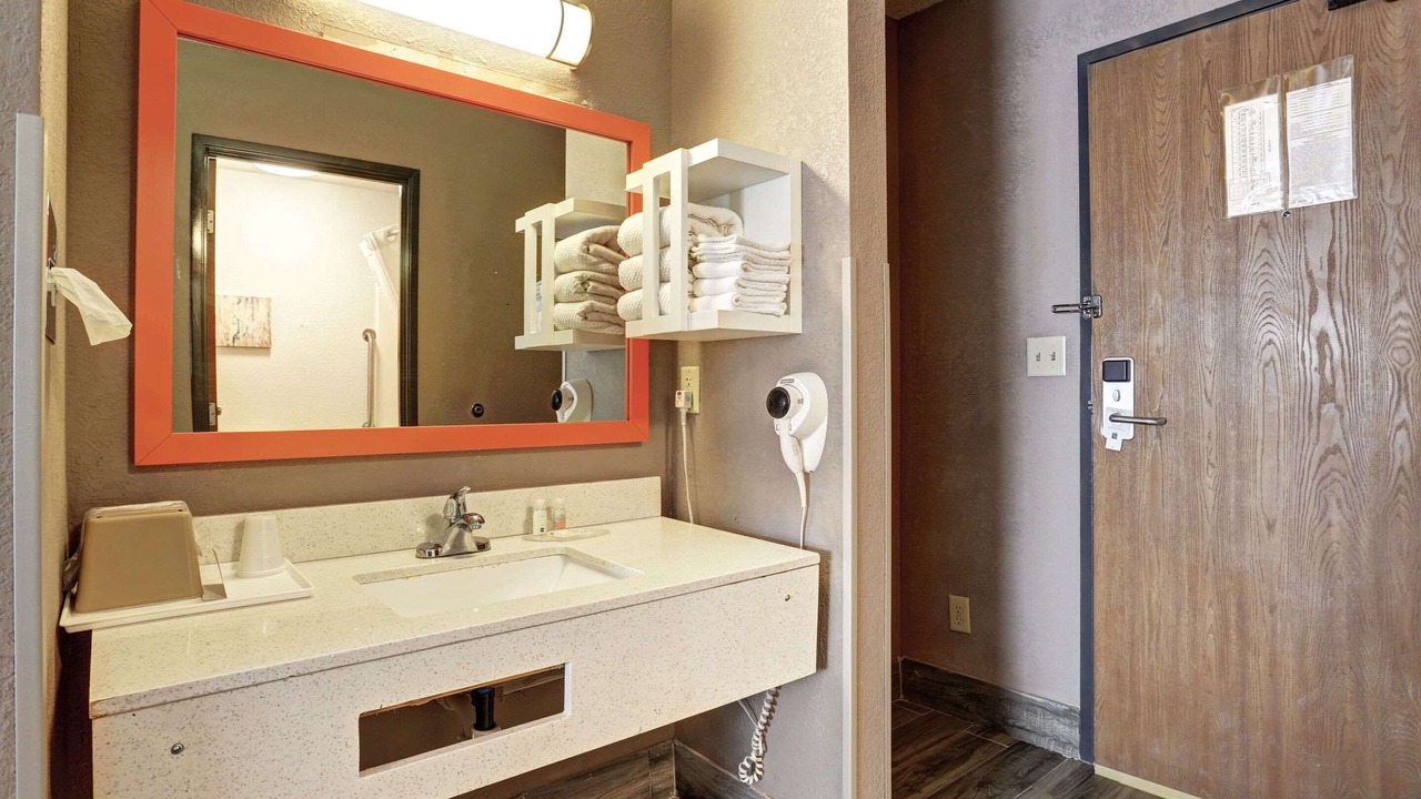 Photo of Bedroom in Pierre