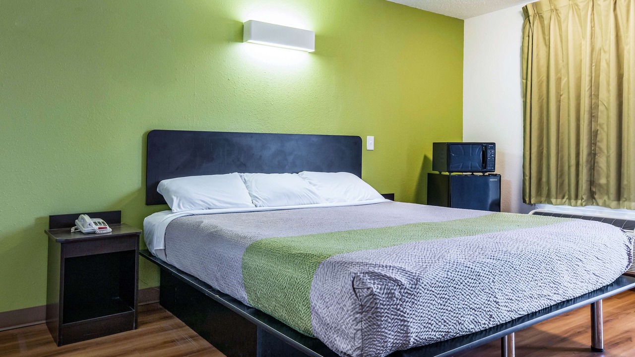 Photo of Bedroom in Alexandria