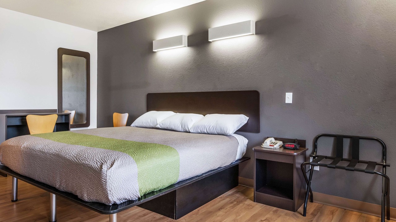 Photo of Bedroom in Alexandria