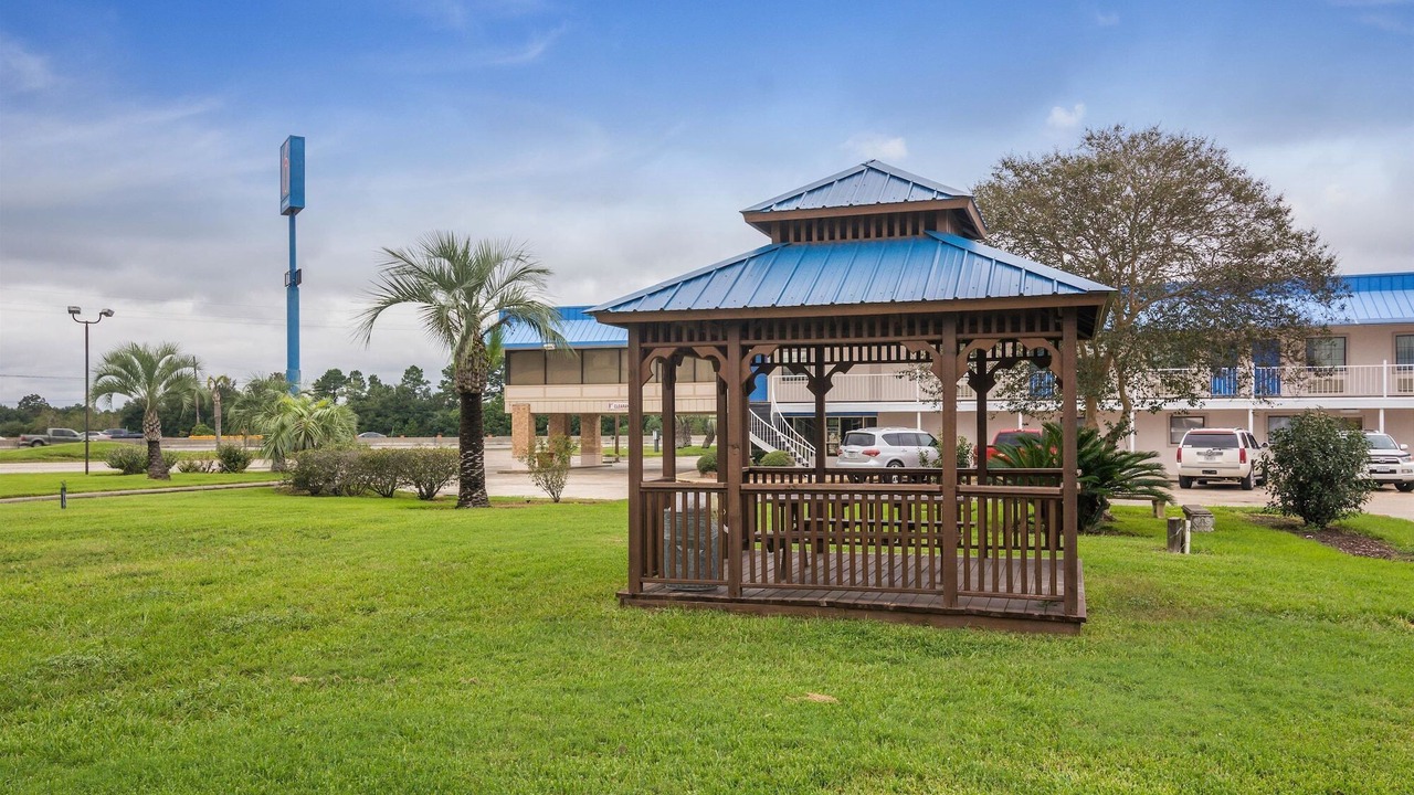 Photo of Outdoor in Winnie