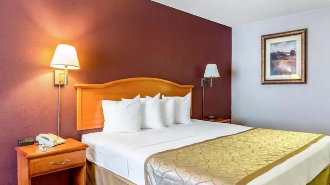 Photo of Bedroom in Mountain View