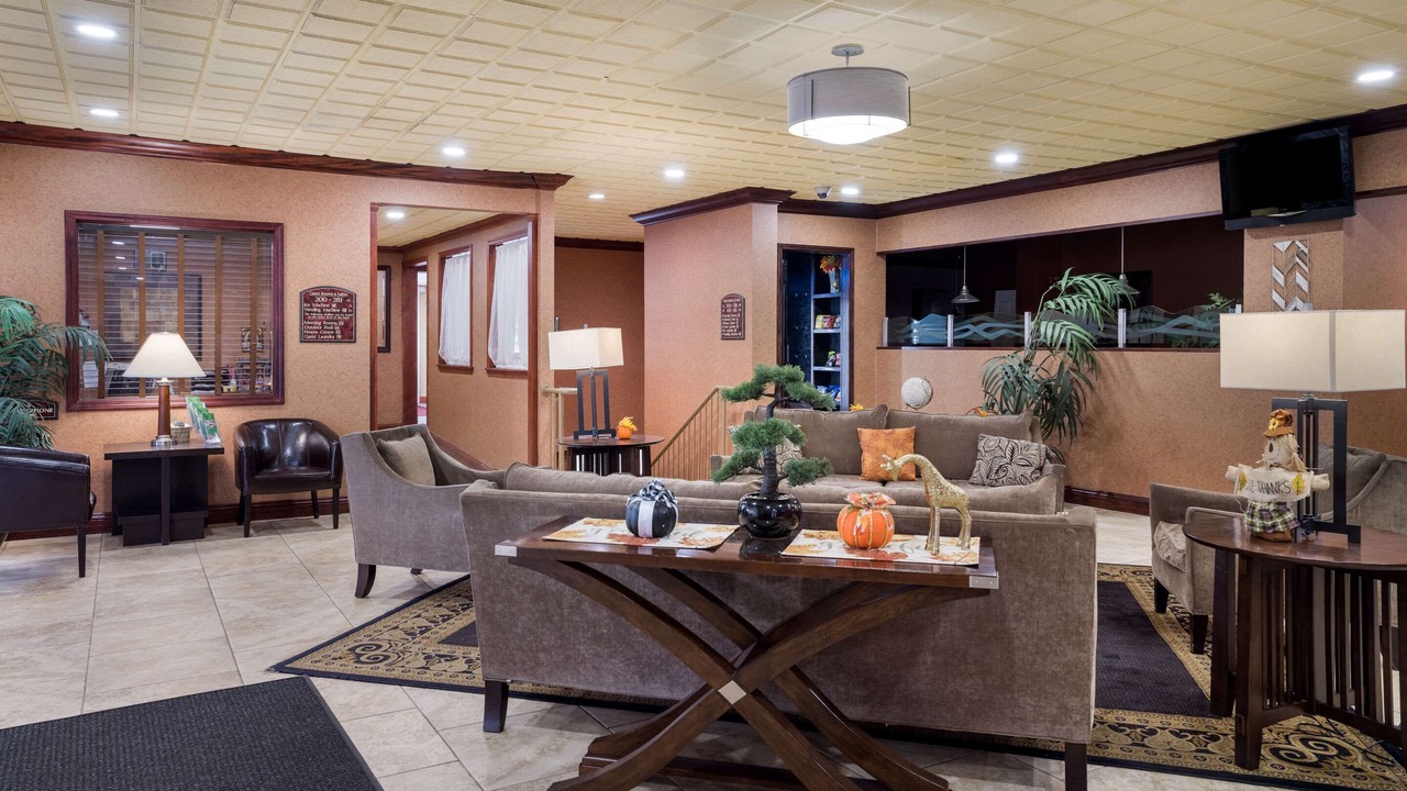 Photo of Others in Lindbergh Lawns