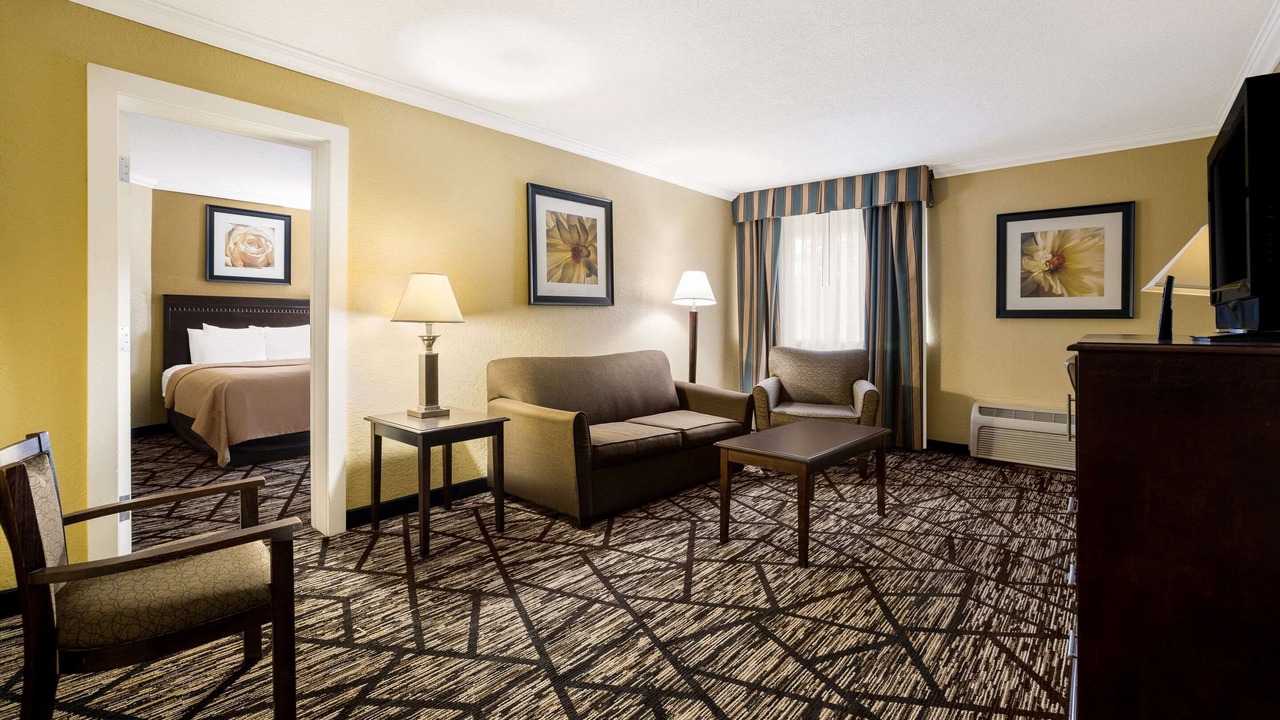 Photo of Others in Lindbergh Lawns