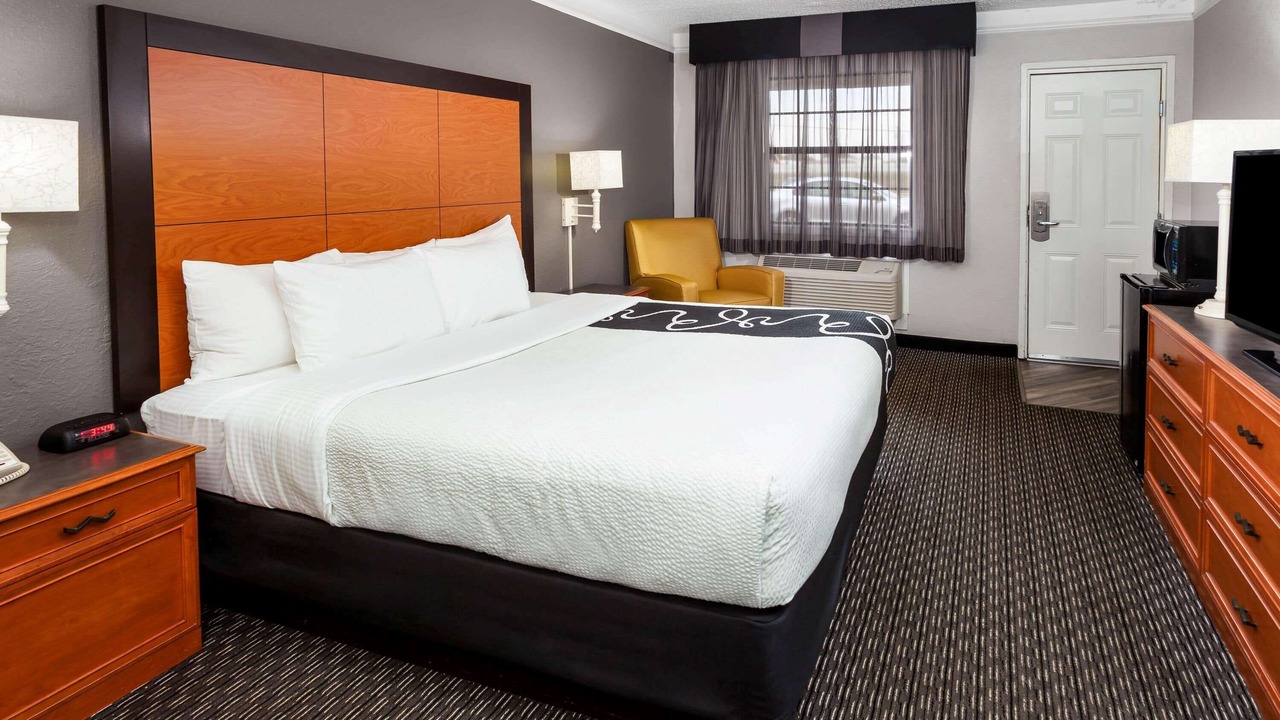 Photo of Bedroom in Western Division