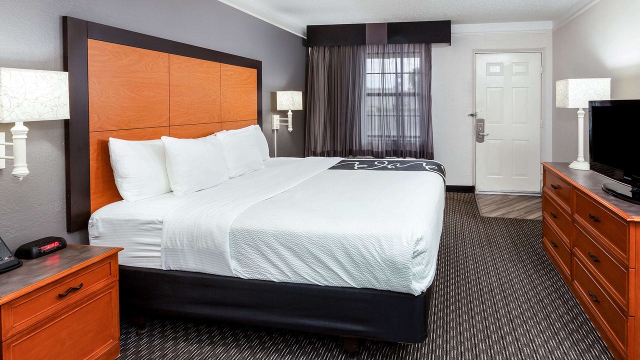Photo of Bedroom in Western Division