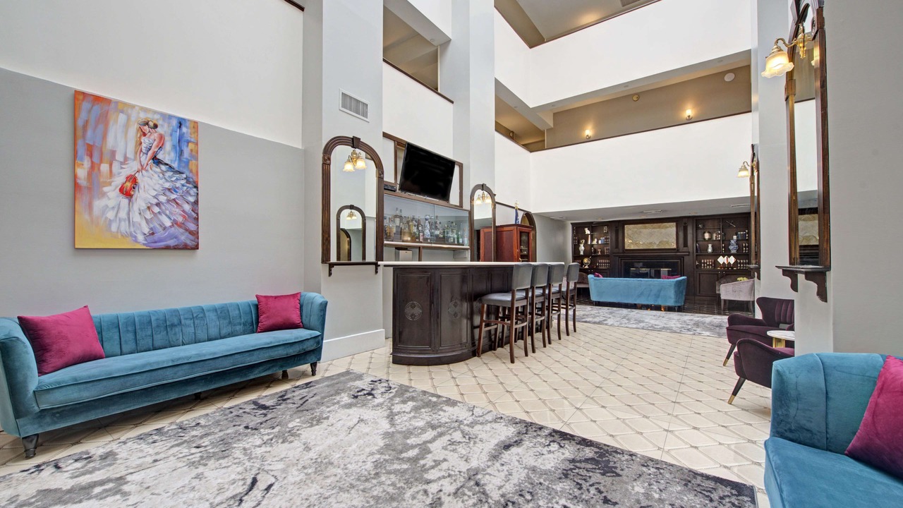 Photo of Others in Roslyn