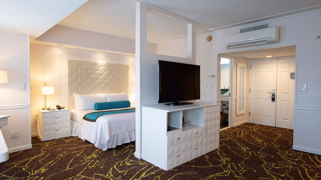 Photo of Bedroom in Roslyn