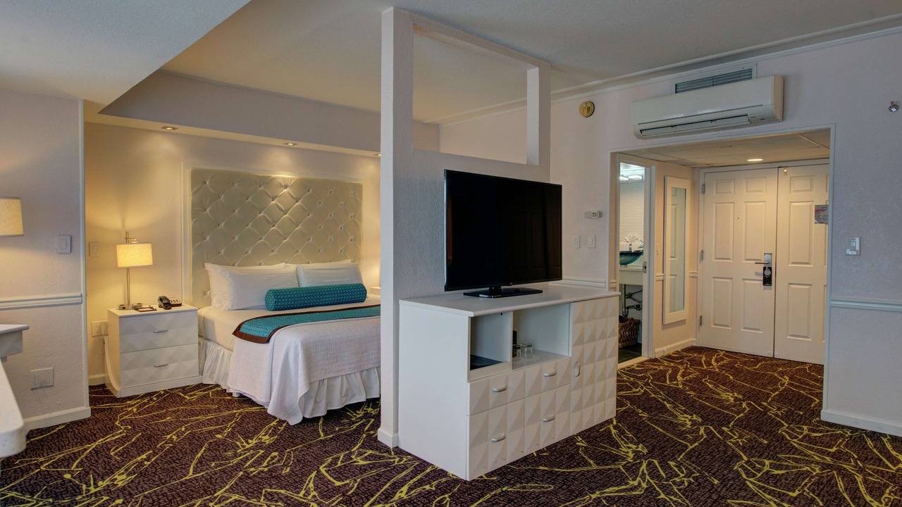 Photo of Bedroom in Roslyn