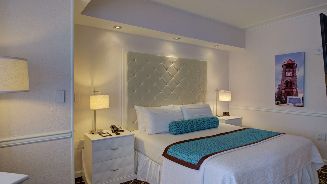 Photo of Bedroom in Roslyn