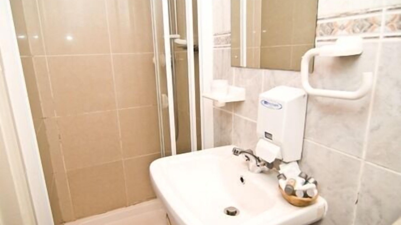 Photo of Bathroom in Heston Central