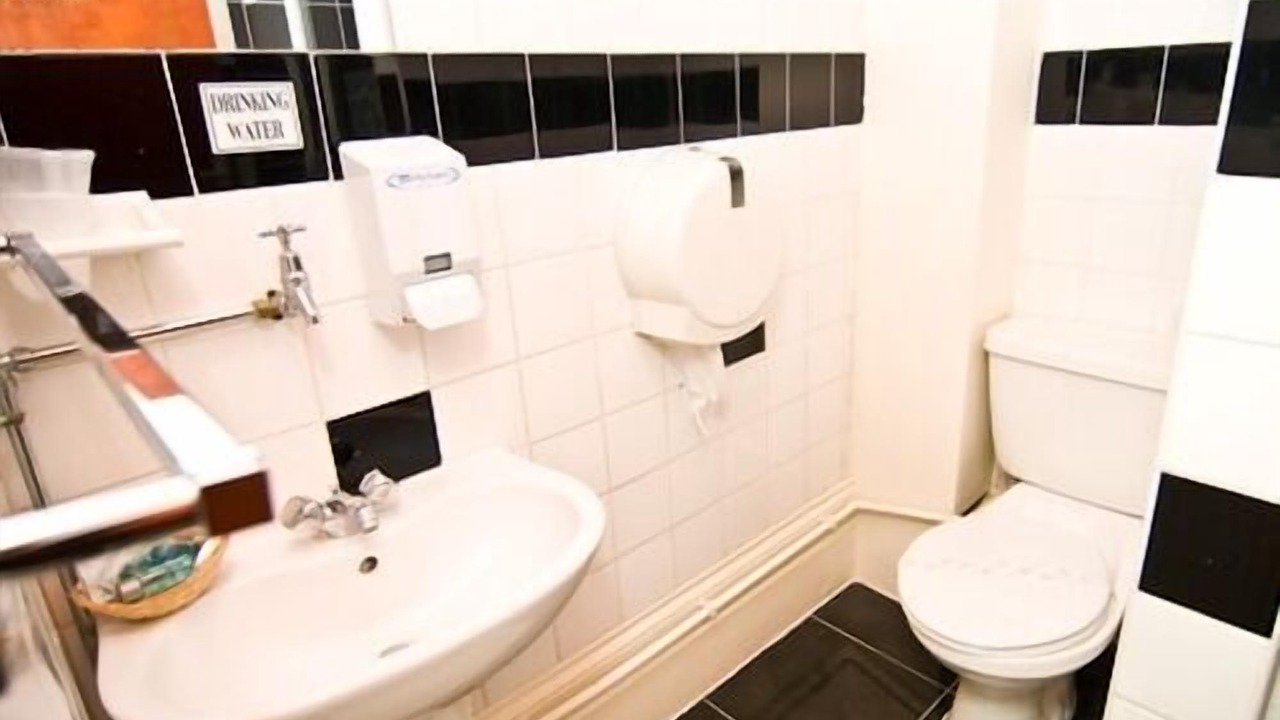 Photo of Bathroom in Heston Central