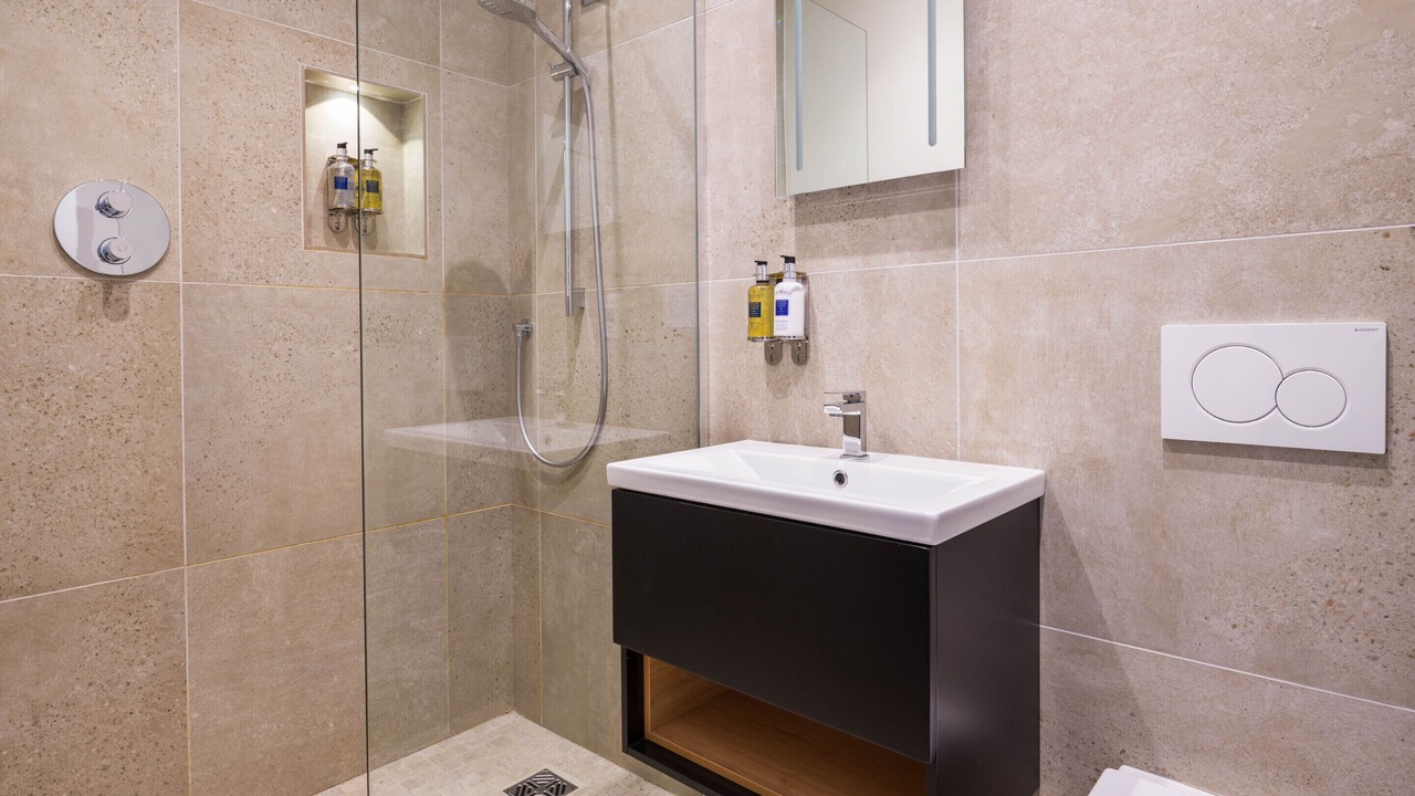 Photo of Bathroom in The Lizard