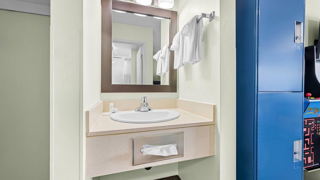 Photo of Bathroom in North Industrial